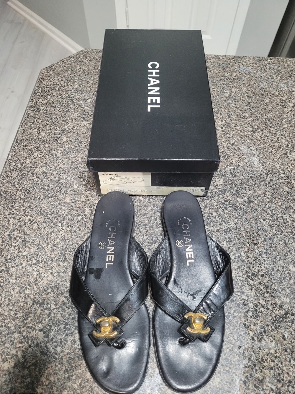CHANEL Black Leather Thong Sandals with Gold CC Accent